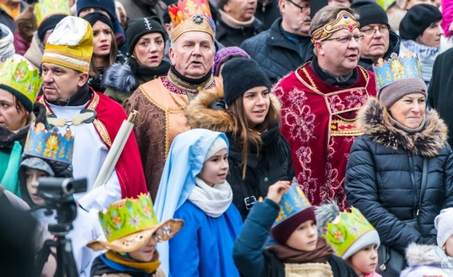 Spod Sanktuarium do szopki przy kładce